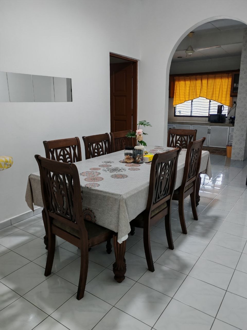 Ruang Makan AAH 1
